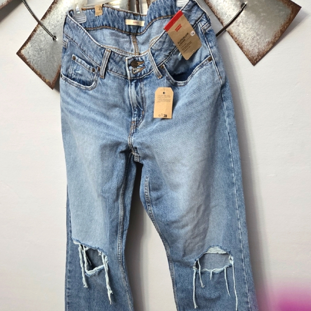 Levi's Women's Light Blue Distressed Jeans